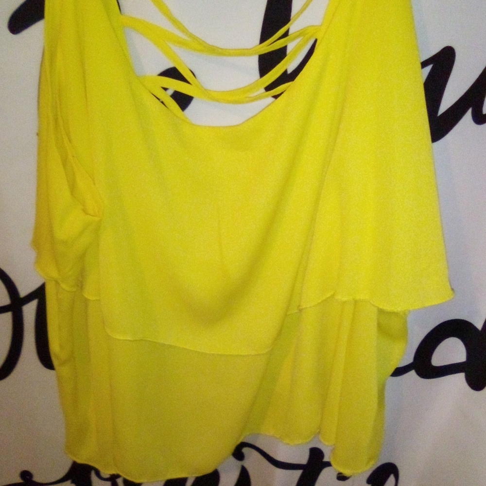 Hype + 3X yellow crop top - Picture 4 of 5